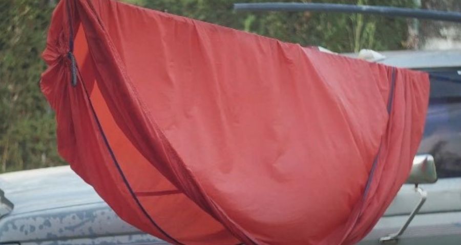 drying a washed wet hammock