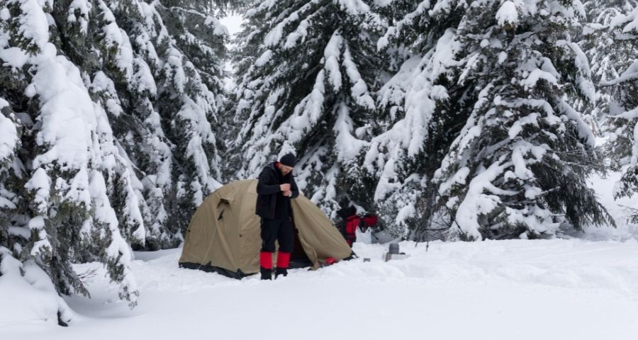 chose correct camping tent to avoid frostbite