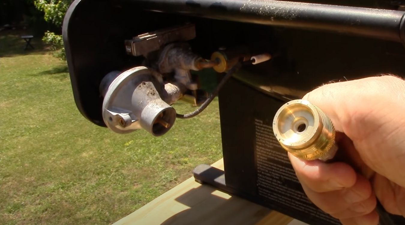 Can You Connect a Camping Stove to a Large Propane Tank? TruCampers
